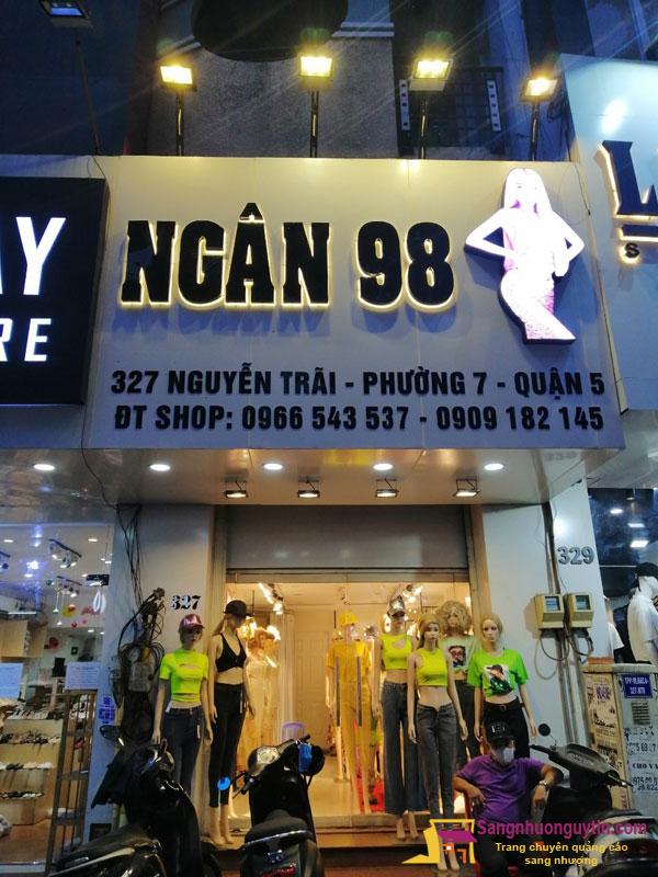 Sang shop thời trang nữ trên con đường chuyên kinh doanh thời trang Nguyễn Trãi, P. 7, Quận 5.