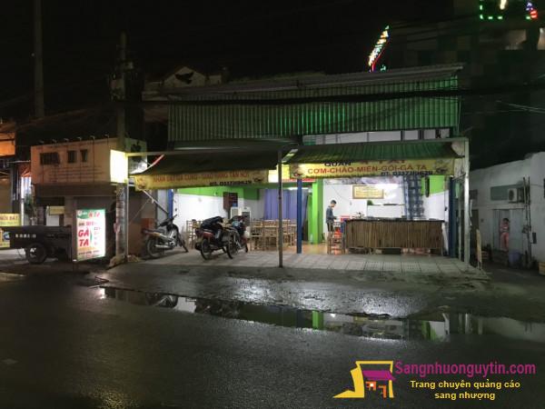 Sang nhượng quán ăn nằm mặt tiền đường Hương Lộ 80, phường Bình Hưng Hoà B, quận Bình Tân.