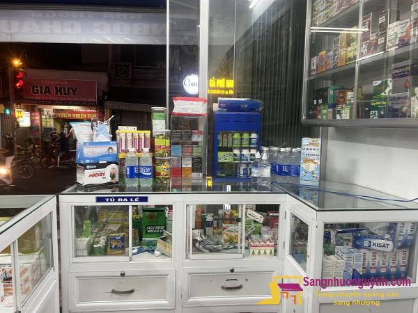 Sang nhượng nhà thuốc mặt bằng gốc ngã 4, trung tâm quận Tân Phú.